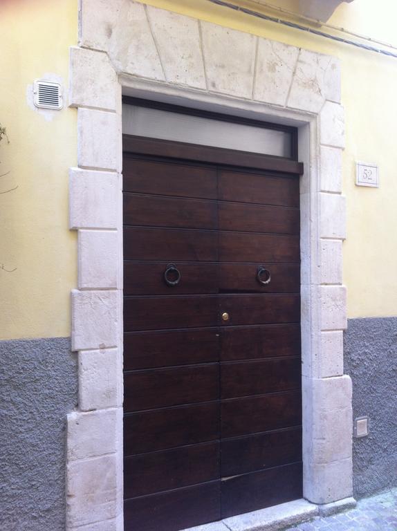 Bed and Breakfast Legacy Sulmona Habitación foto